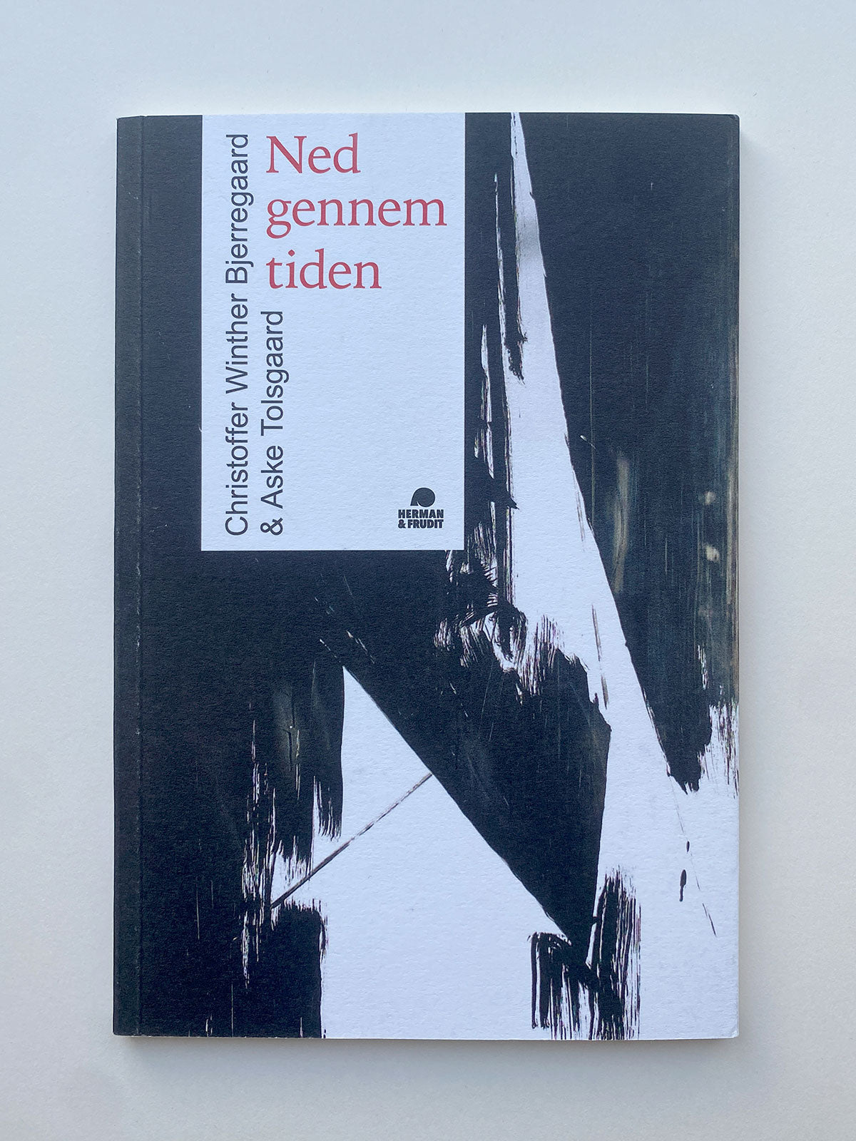 Ned gennem tiden